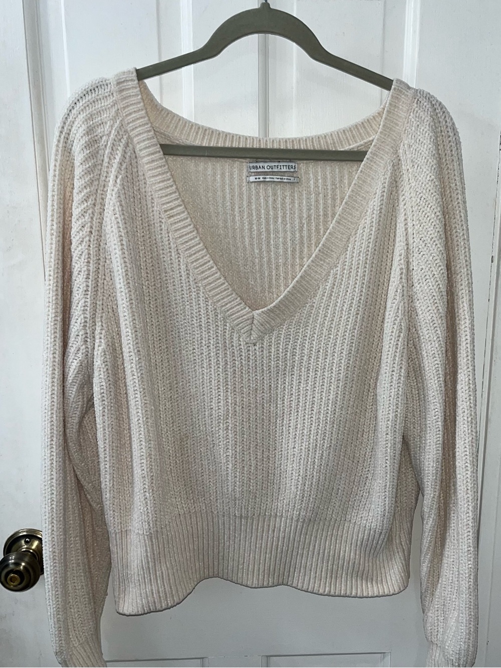 Urban Outfitters Cream Ribbed Cropped V-Neck Knit Sweater Medium M